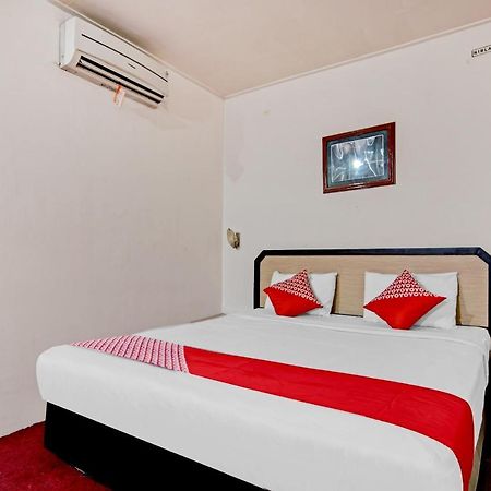 Oyo 90697 Hotel Wisata Dumai Exteriör bild