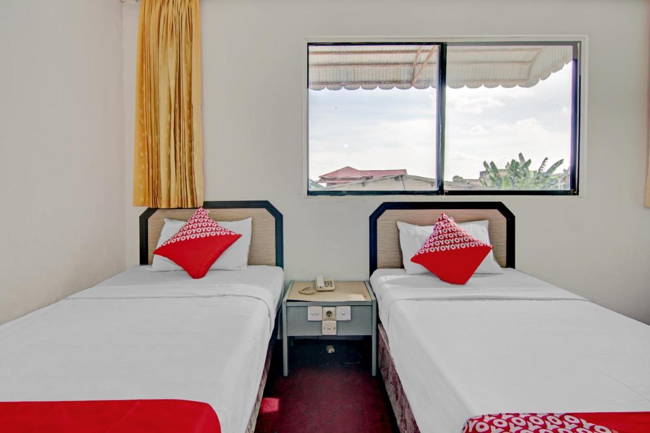 Oyo 90697 Hotel Wisata Dumai Exteriör bild